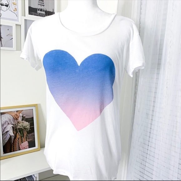 Wildfox Tops - WILDFOX Big Heart Print White T-Shirt Small NWT